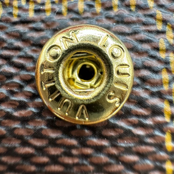 🌸SOLD🌸Louis Vuitton Emilie Wallet - Picture 12 of 16